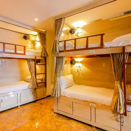 Hygeinic Airport Dormitory Near By Bom Hostel